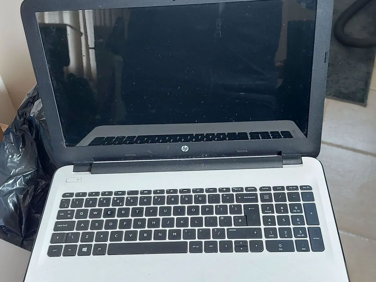 HP 15.6" Laptop, White, 4GB Ram, 1 TB HDD, Wins 10 - Image 1