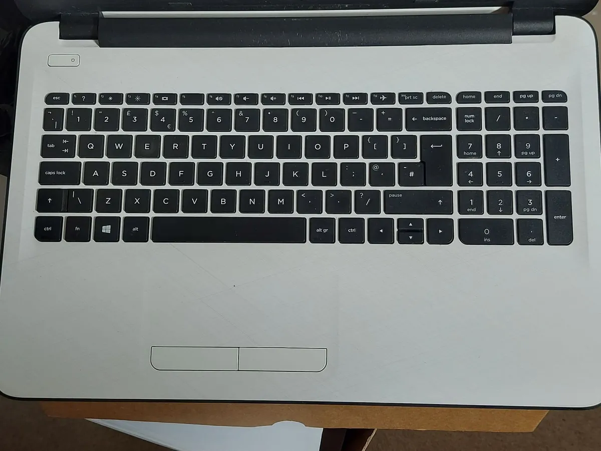 HP 15.6" Laptop, White, 4GB Ram, 1 TB HDD, Wins 10 - Image 2