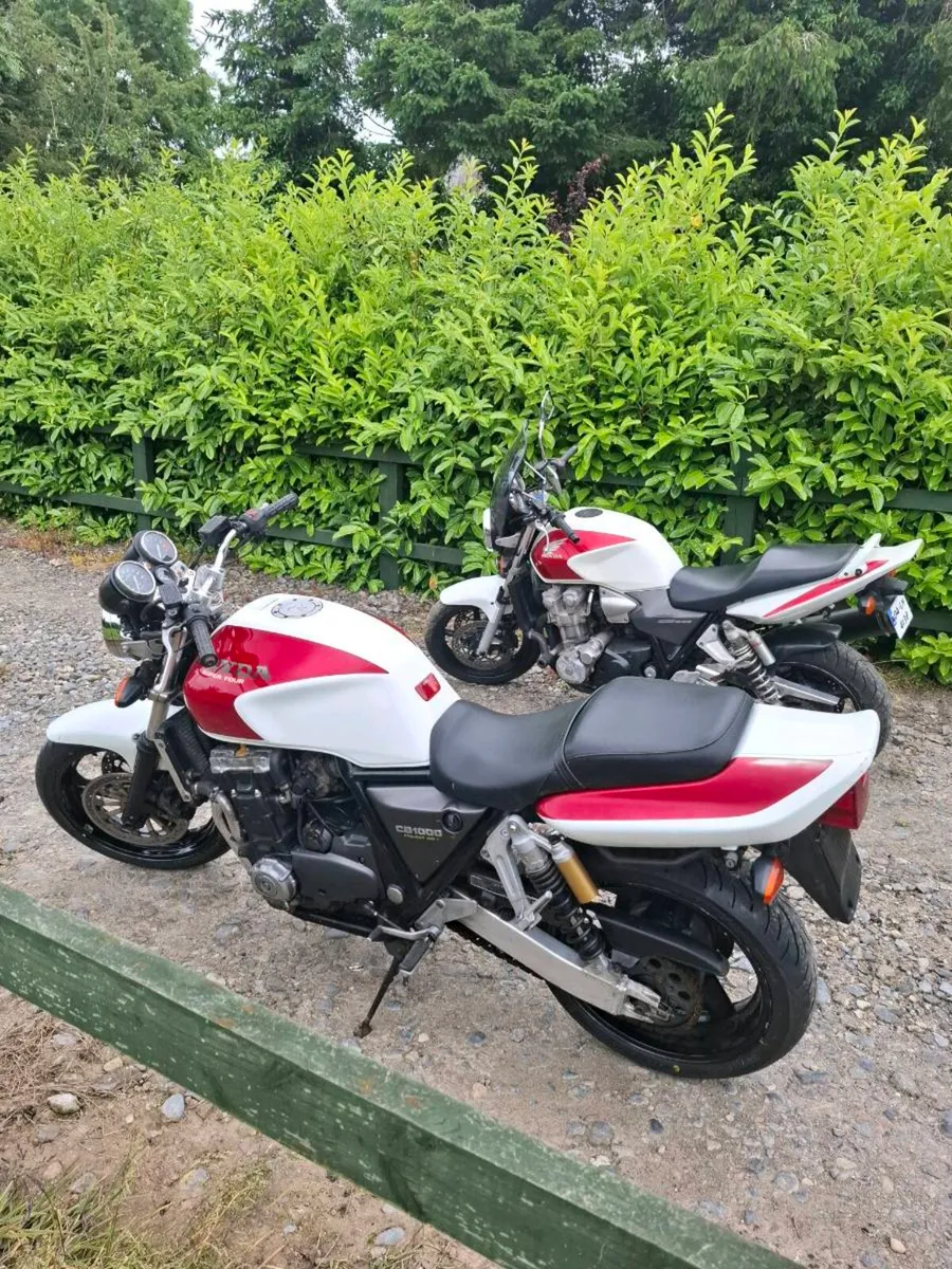 Motorcycle - Image 4