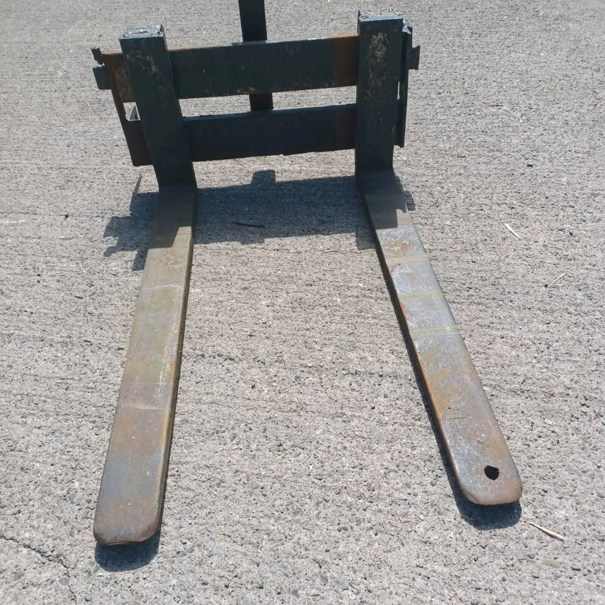 Pallet forks. - Image 2
