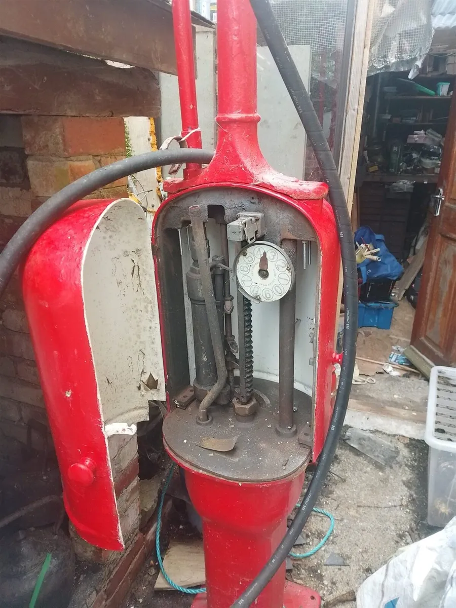 Petrol  pump 1920s - Image 1
