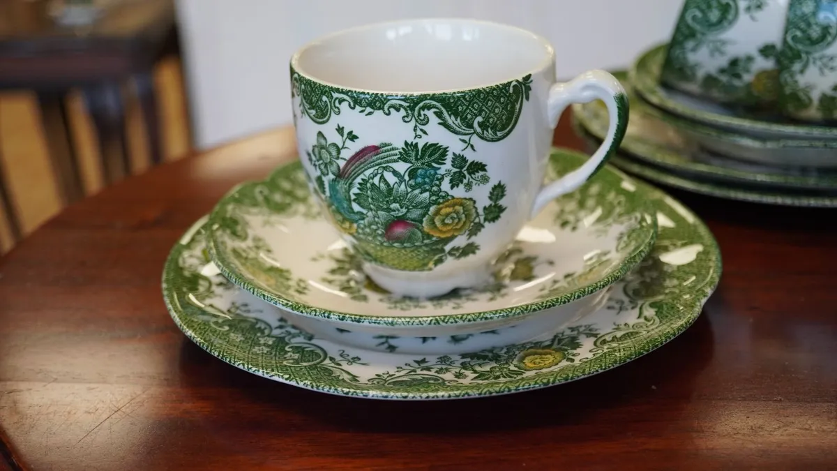Lot of Johnson Bros Ironstone (18pc, c.1950s) - Image 4