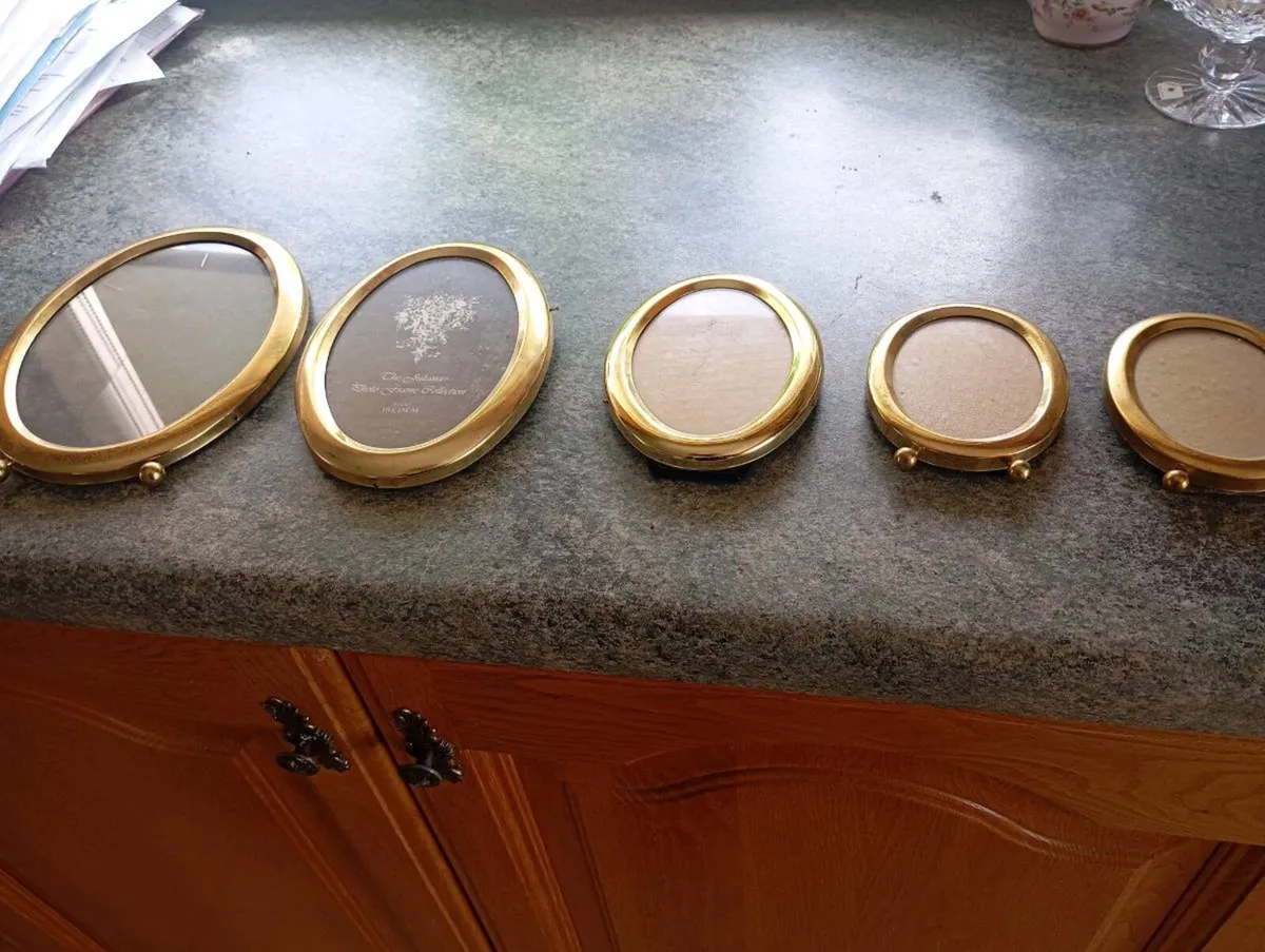 5 Oval Brass Photo Frames - Image 1