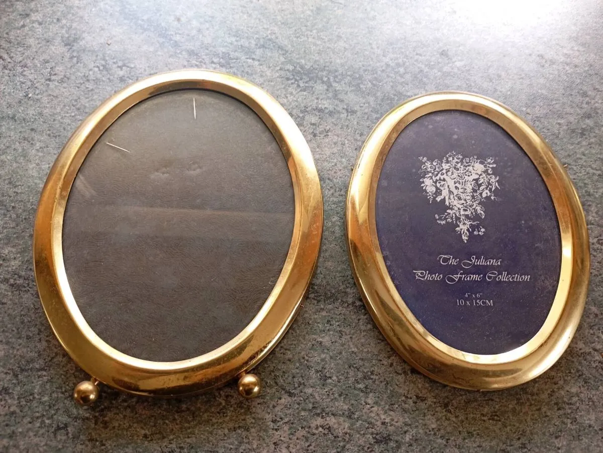 5 Oval Brass Photo Frames - Image 3