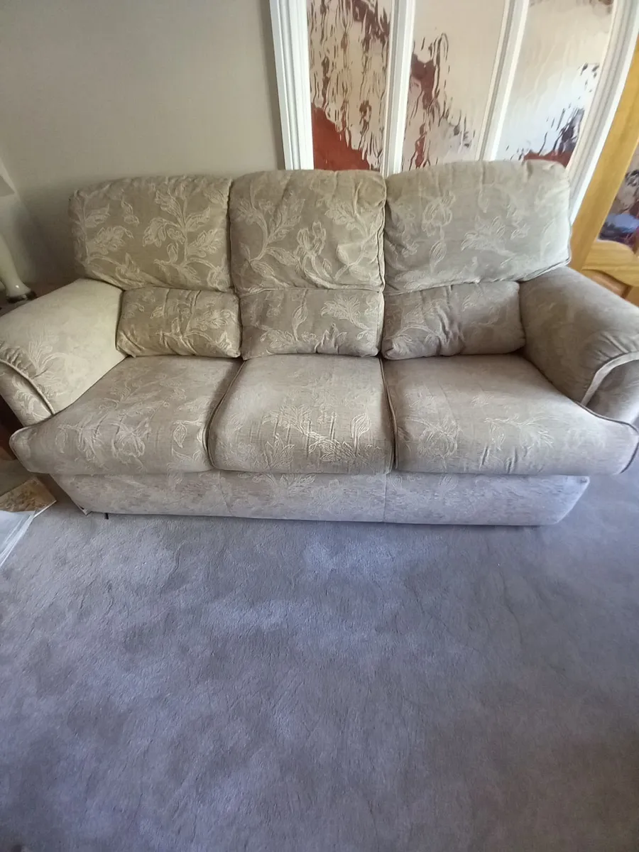Sofa & 2 arm chairs - Image 1
