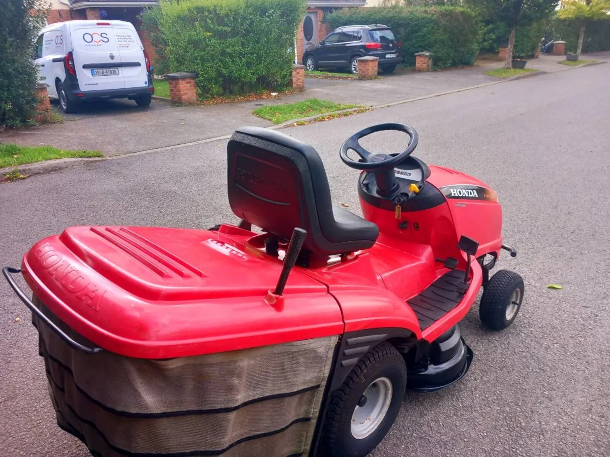 Ride on lawnmower - Image 3