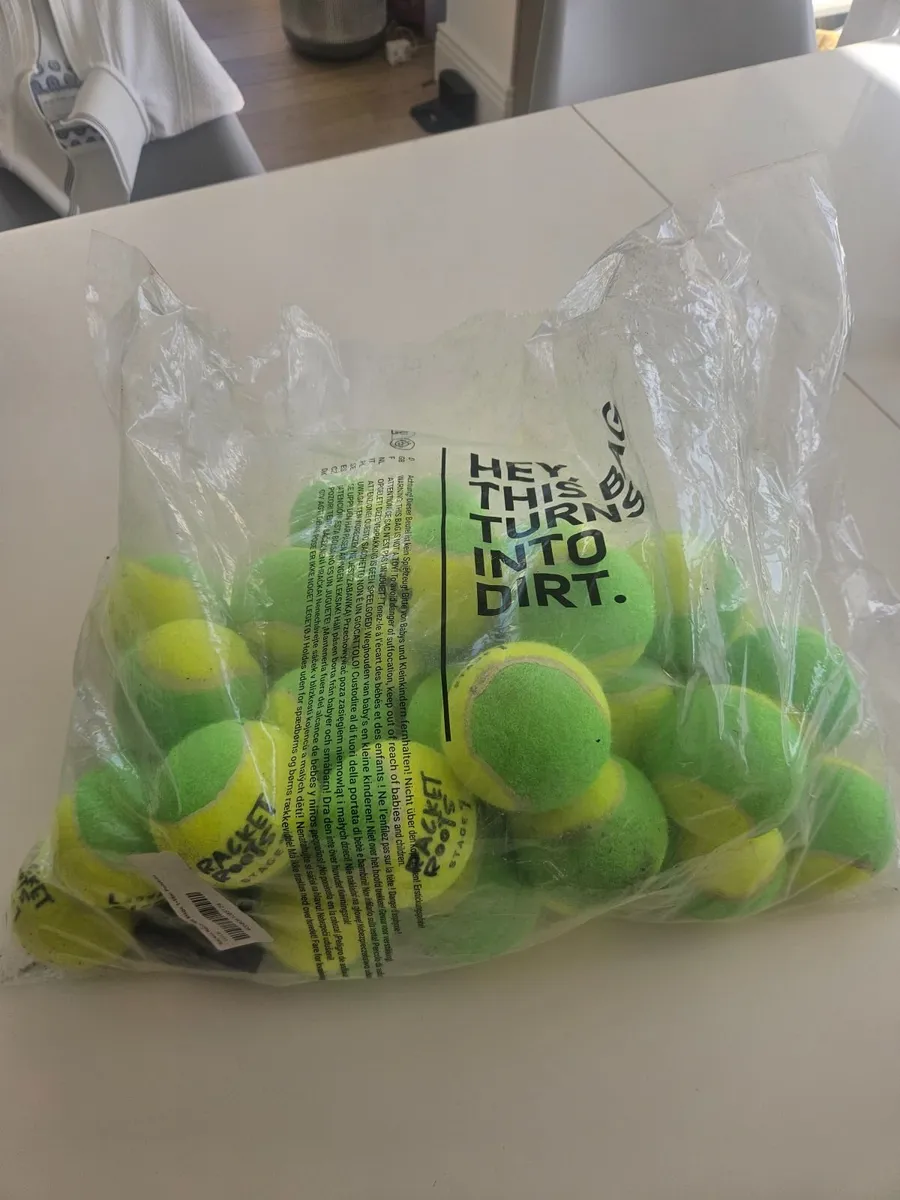 Tennis balls - Image 1