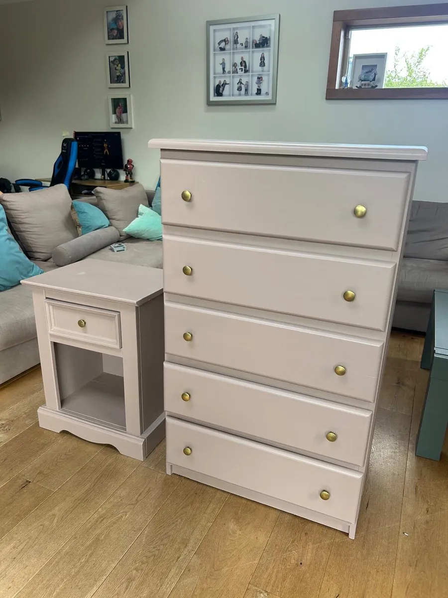 Chest of drawers & locker - Image 2