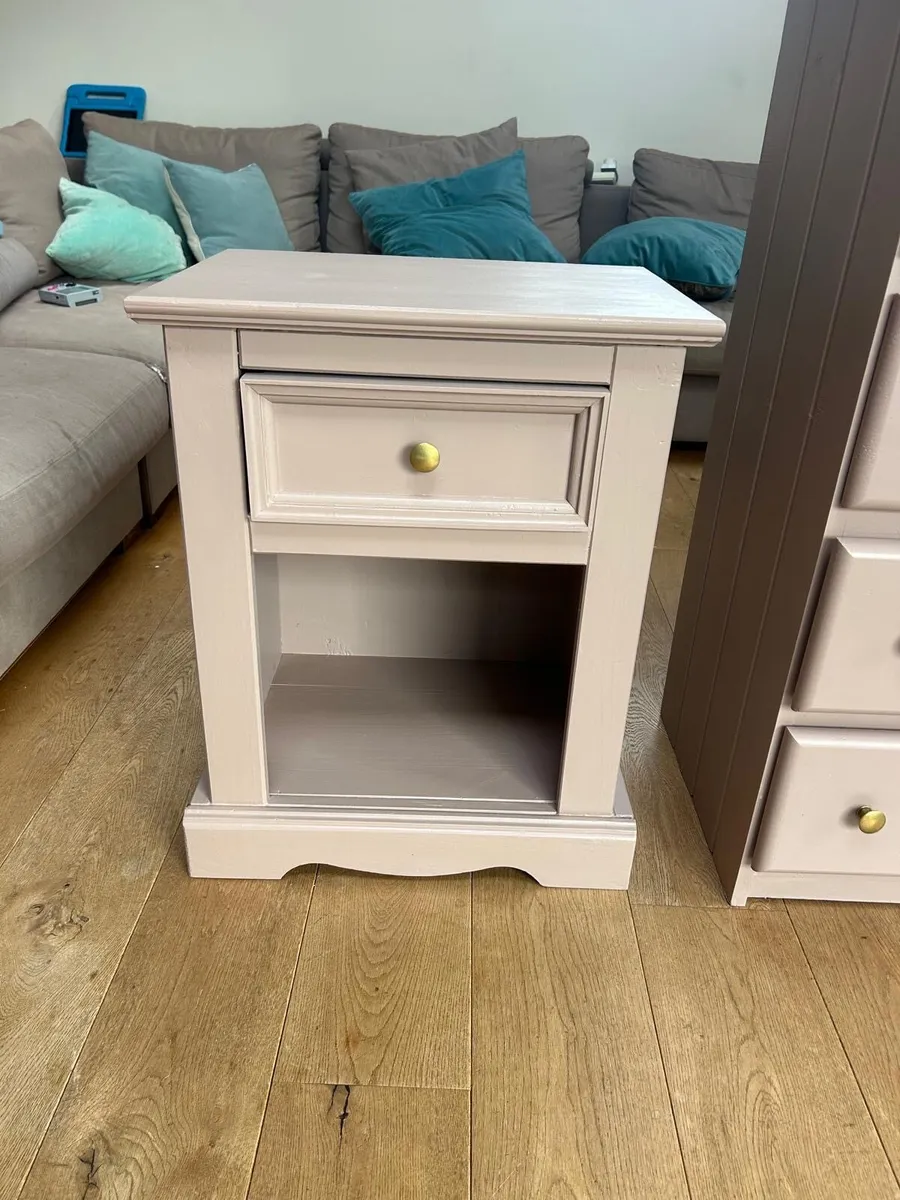 Chest of drawers & locker - Image 3