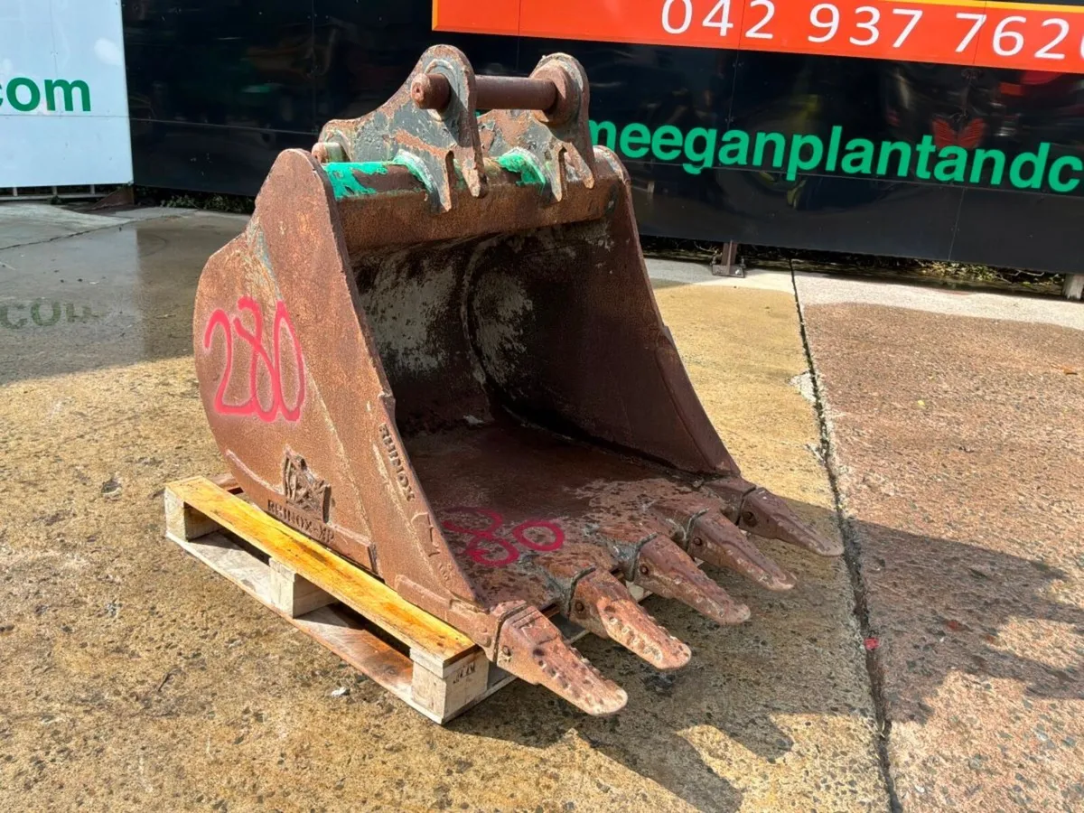 36" Rhinox digging bucket........65mm pins.......2 - Image 2