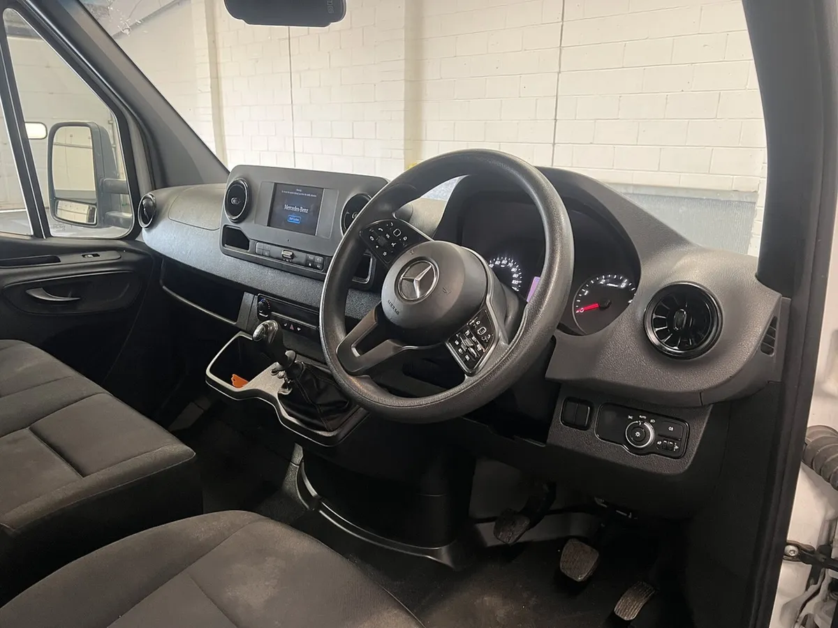 2023 Mercedes-Benz Sprinter Tipper Van - Image 3