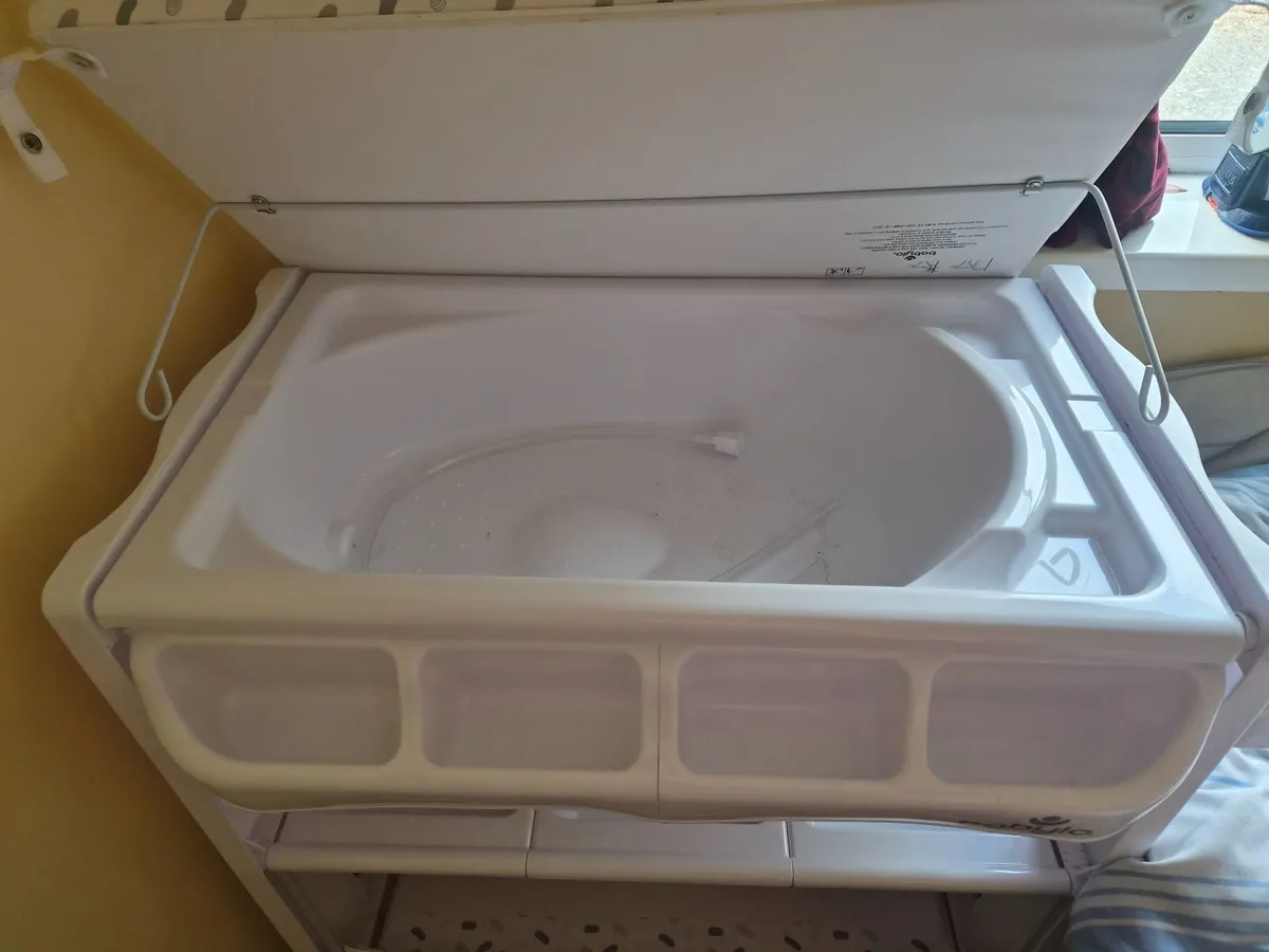 Changing table - Image 4