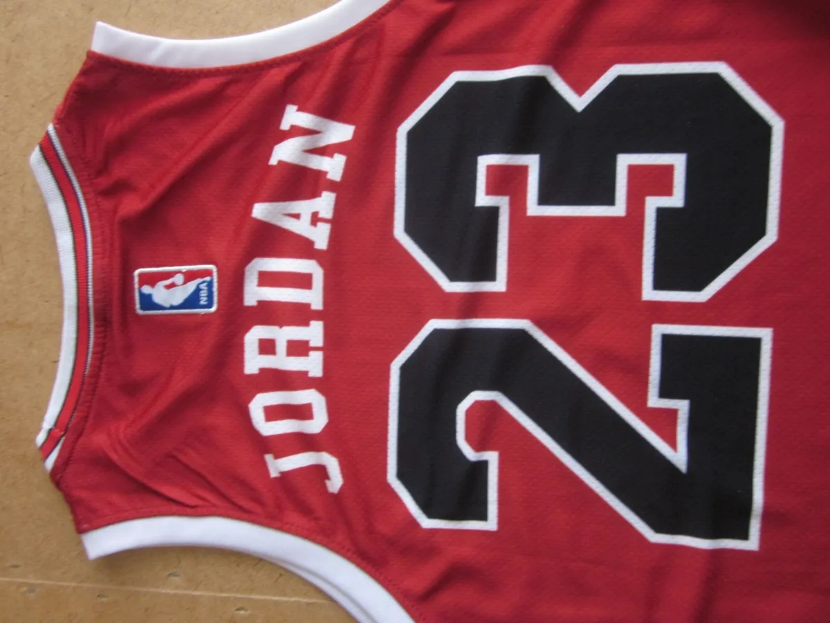 Nike  Chicargo Bulls Jordan No. 23 Jersey (S) - Image 3