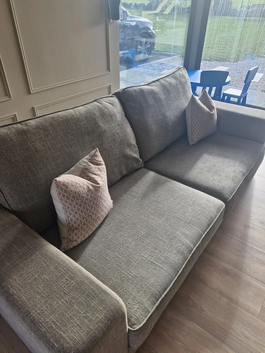 Finline furniture Olive green tweed couch - Image 4