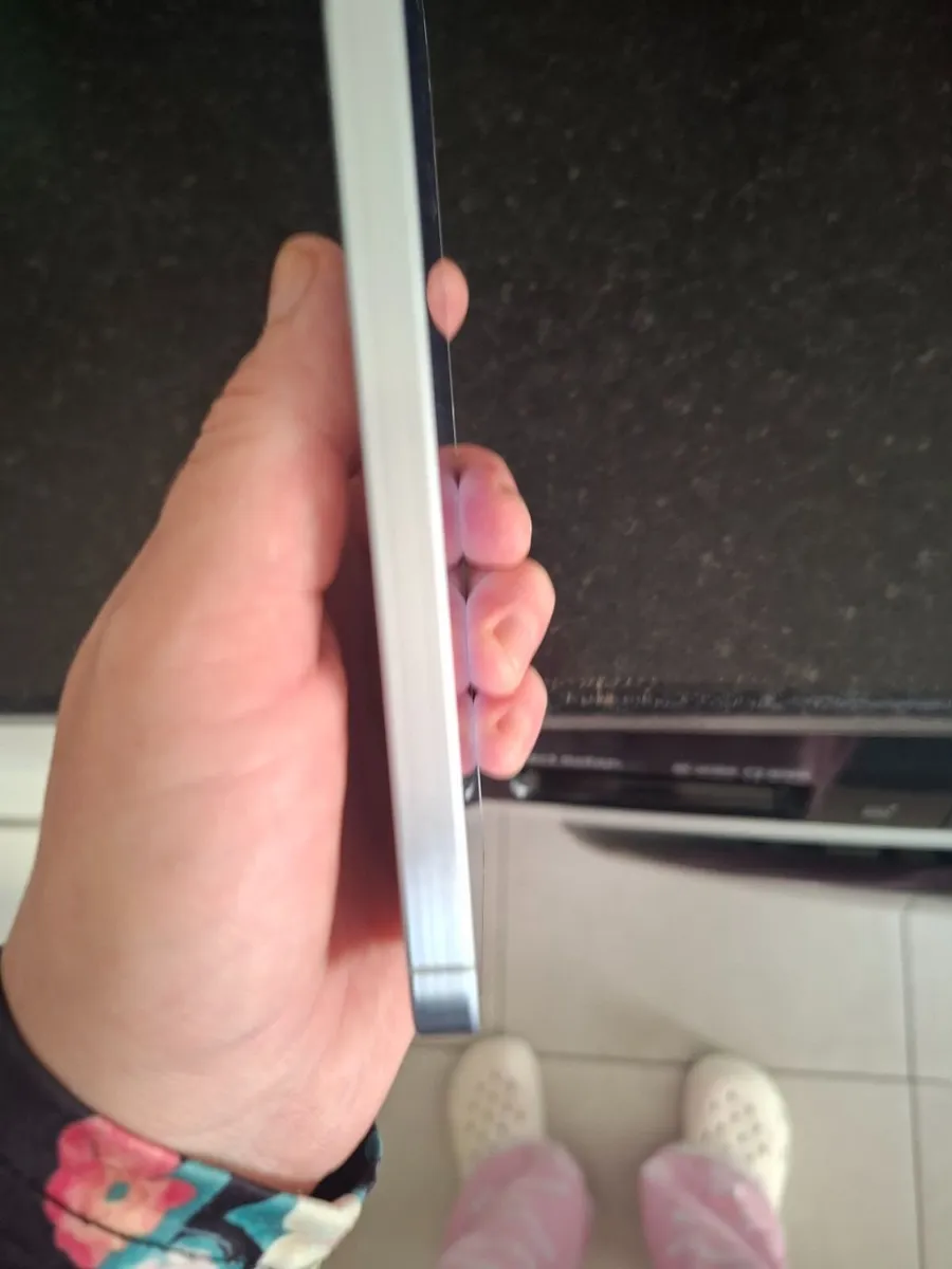 Samsung A55 android phone - Image 4