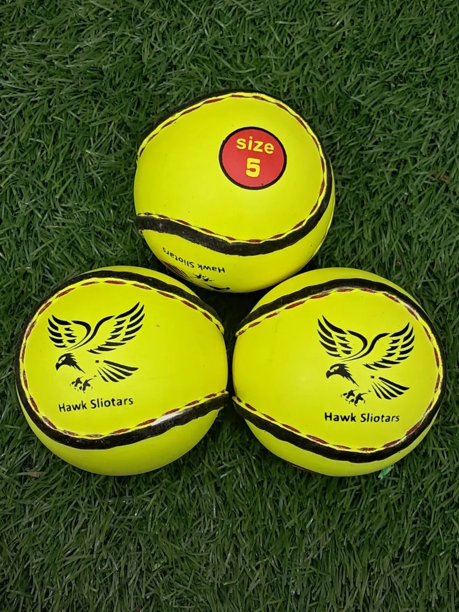 Sliotars, Size 4, Size 5, Quick Touch, Smart Touch - Image 1