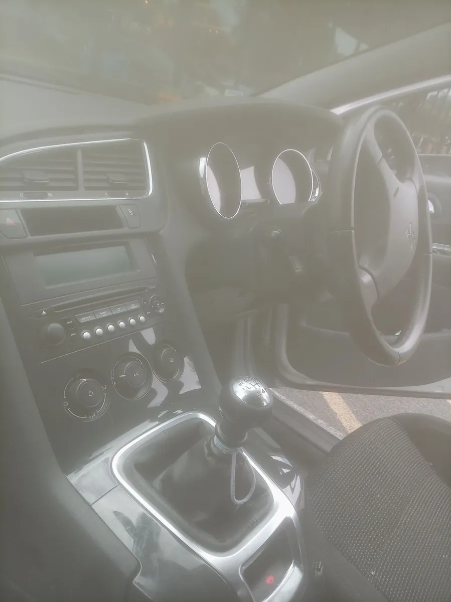Peugeot 5008 2010 for parts - Image 3