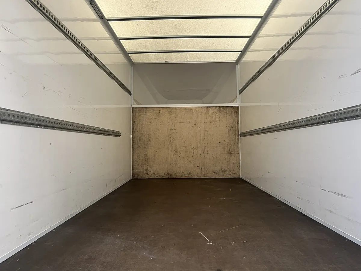 2023 Ford Transit Luton Box Van - Image 3