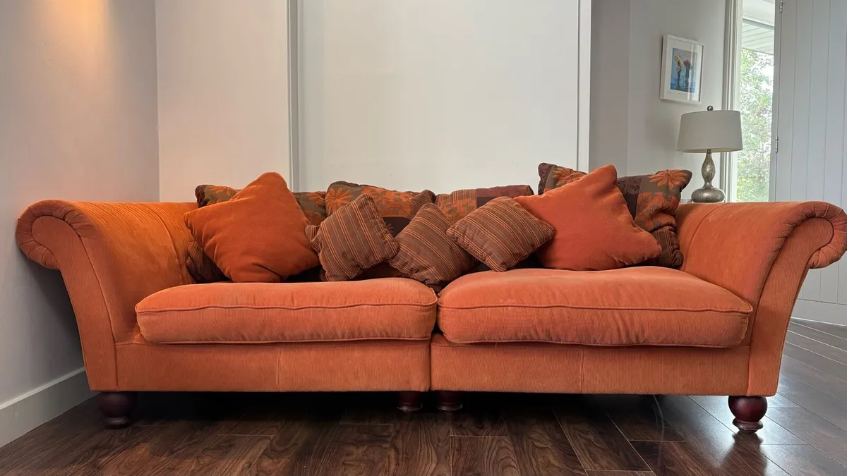 Couch - Image 2