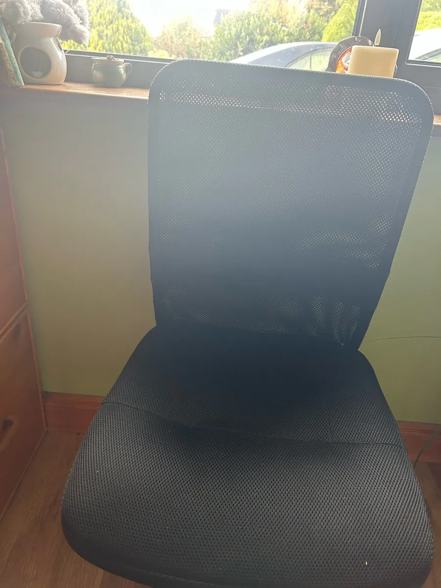 Office chair - Image 2