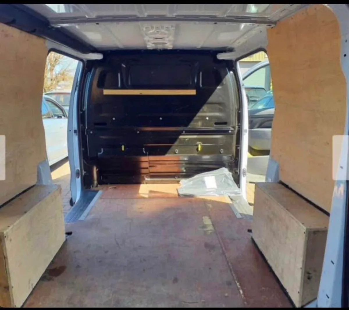 Van - Image 4