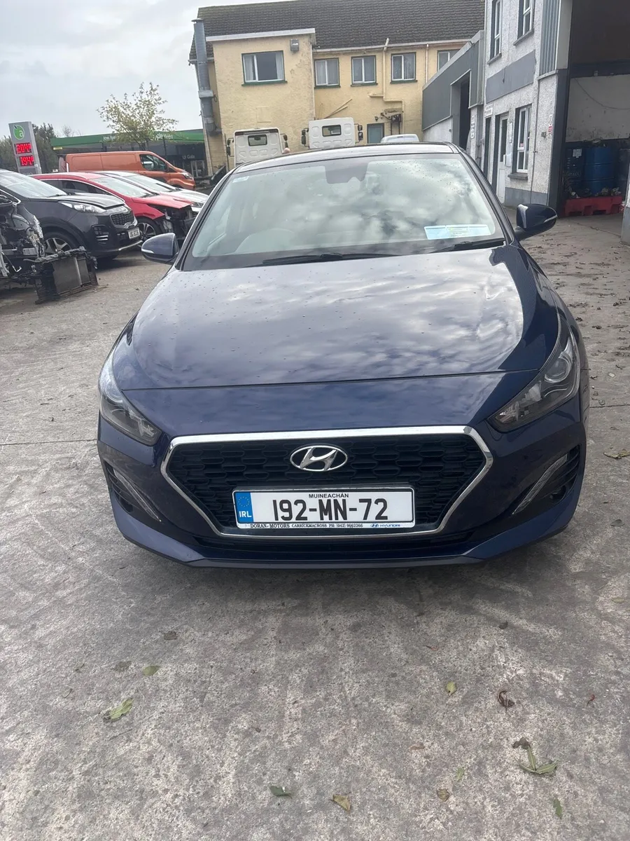 2019 Hyundai i30 fast back - Image 2