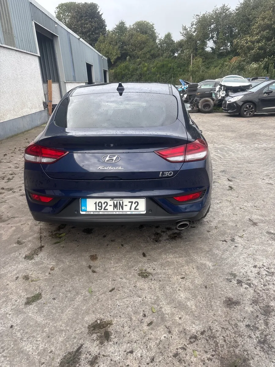 2019 Hyundai i30 fast back - Image 4