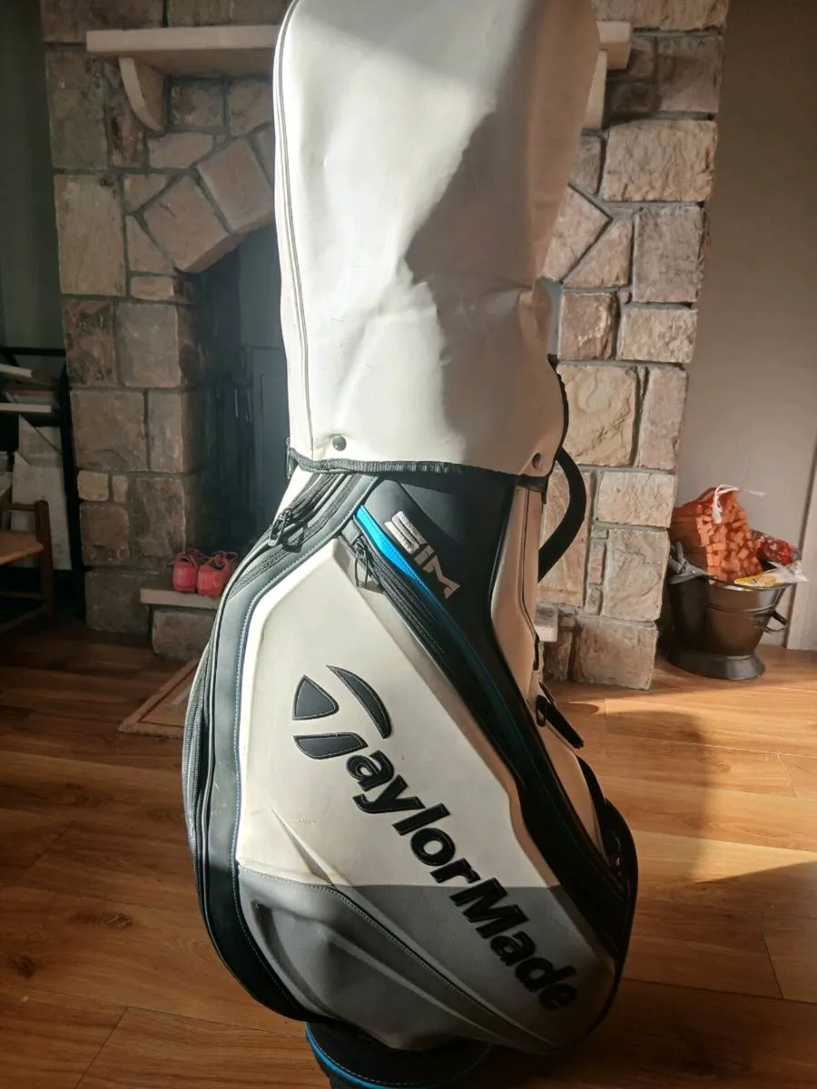 Taylormade sim tour bag - Image 1