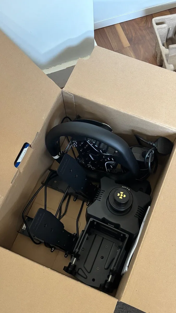 Moza R5 Racing Wheel Bundle - Image 2