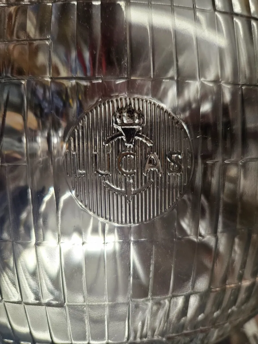 Vintage Car Headlight - Image 2