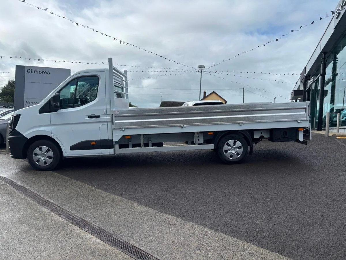 Nissan Interstar SV PREMIUM 150bhp Manual 14ft Dro - Image 1