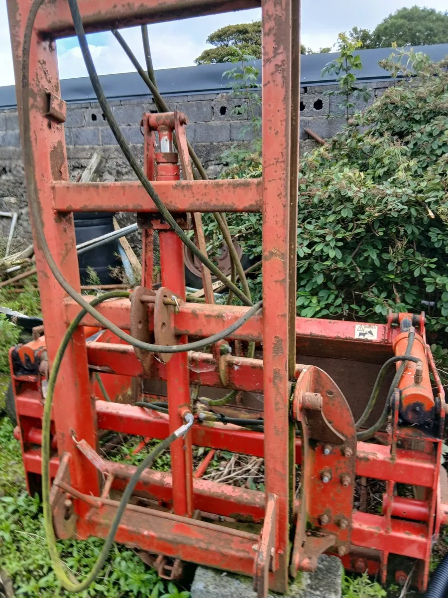 silage shear grabs - Image 1