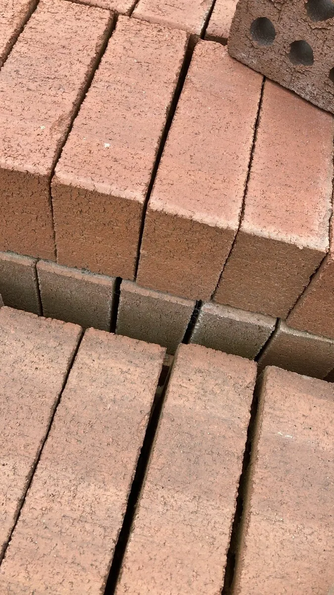 Red bricks - Image 2