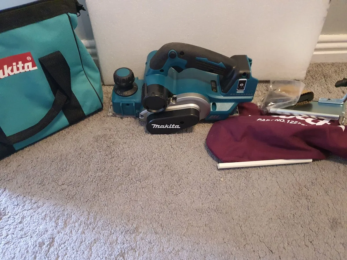 18V Makita Brushless Cordless Planer - Image 3
