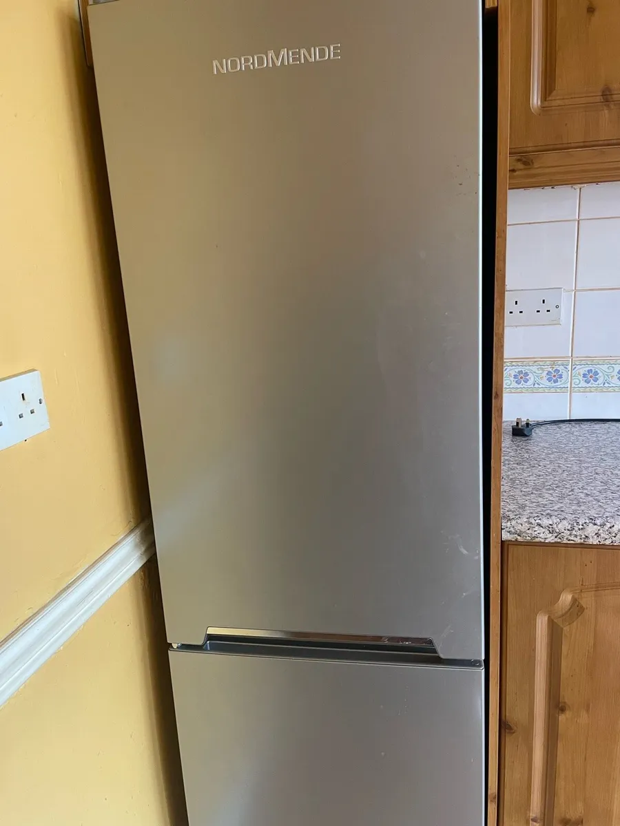 Fridge freezer - Image 2
