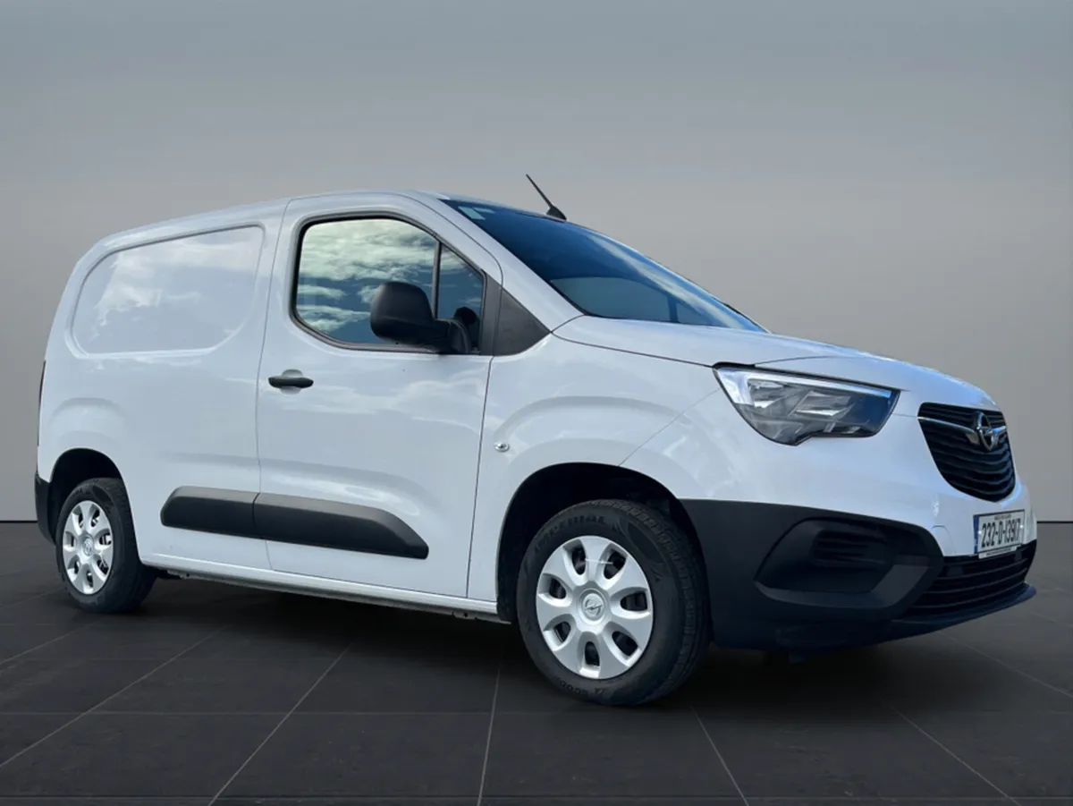 Opel Combo KOMF L1H1-1.5 100PS D 3DR - Image 1