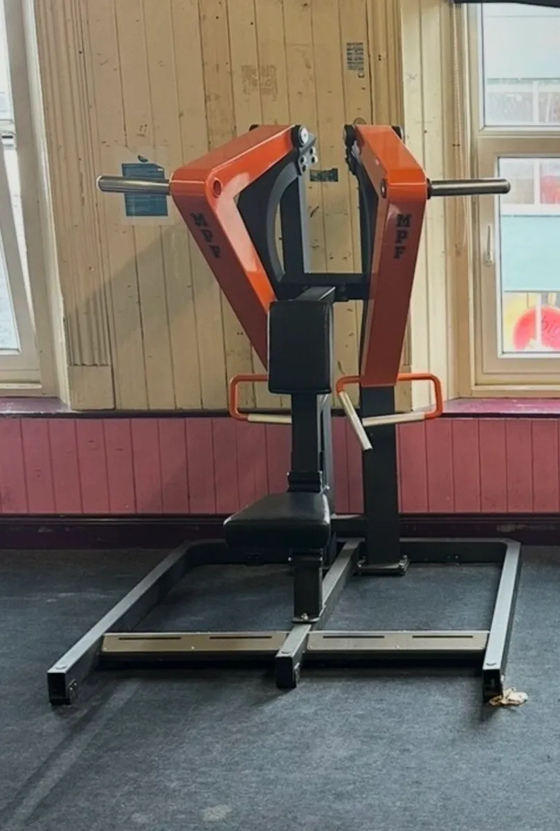 Lat row machine