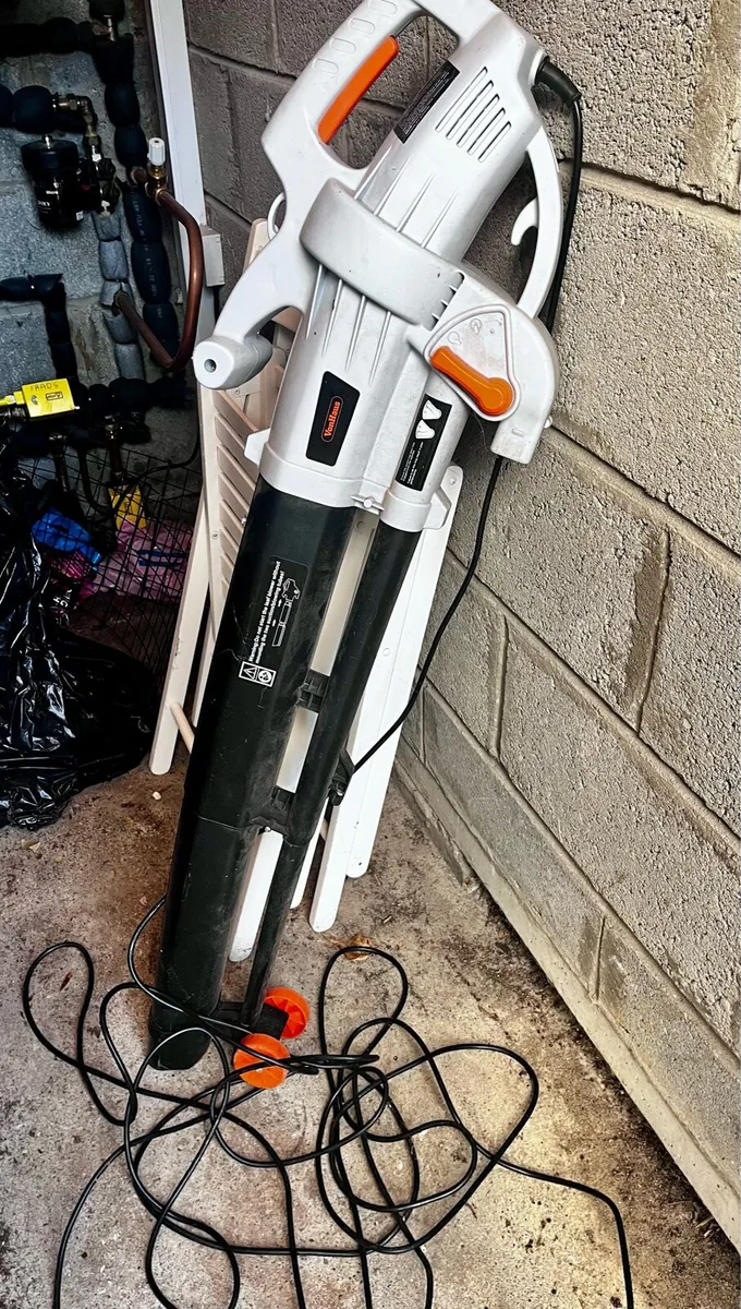 Vonhaus Leaf Blower (vacuum/mulcher) - Image 1