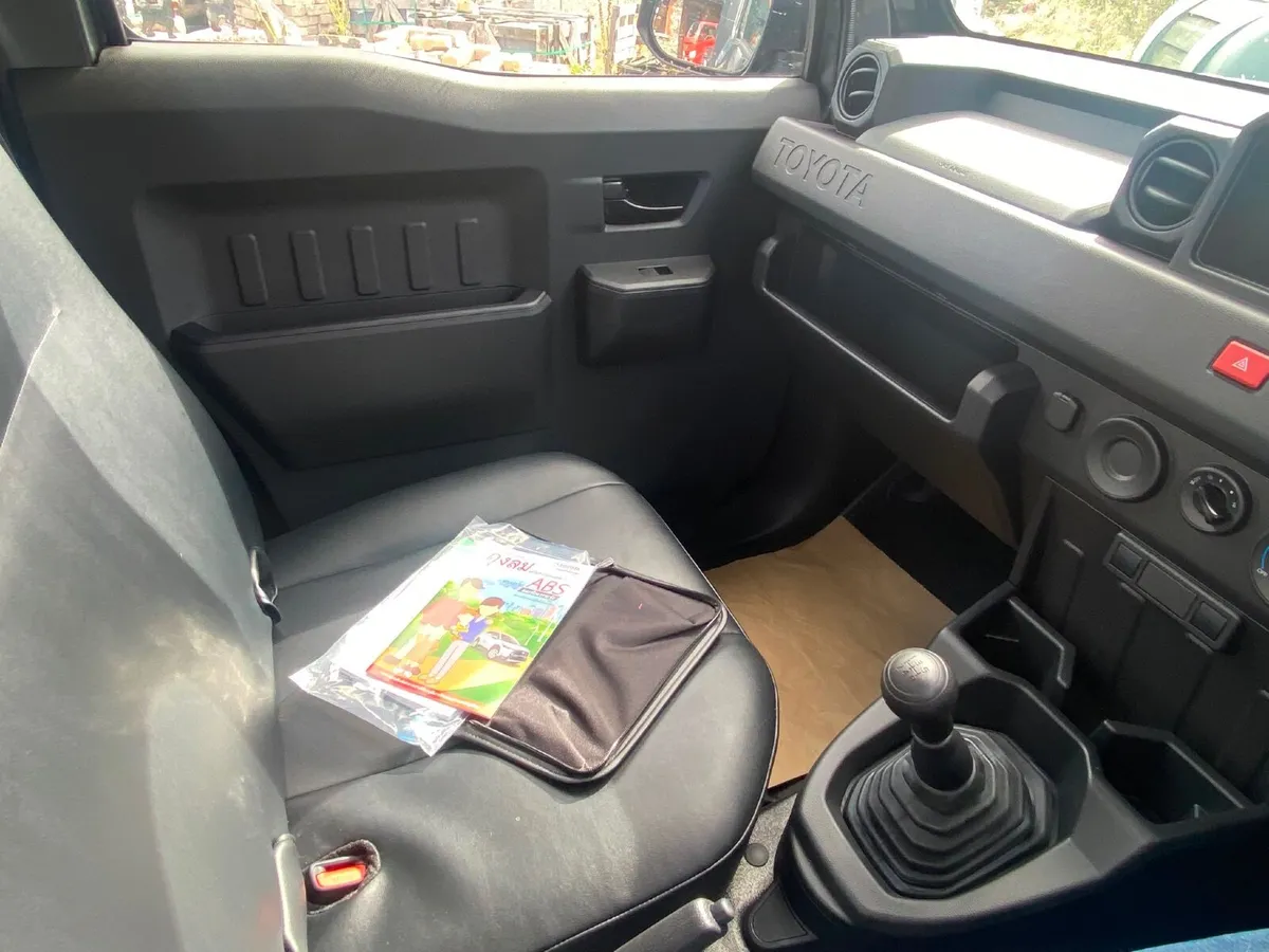 Toyota Hilux 2025 # READ AD # - Image 4