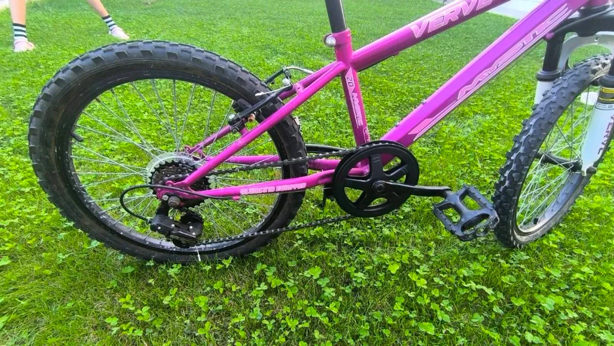 Girls bike - Image 3