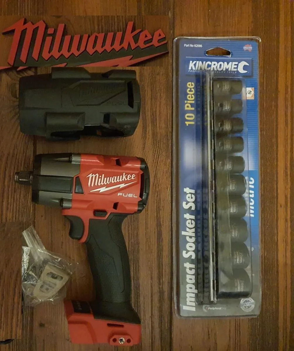 Milwaukee M18 Fuel 881Nm 1/2" Impact Wrench kit - Image 1