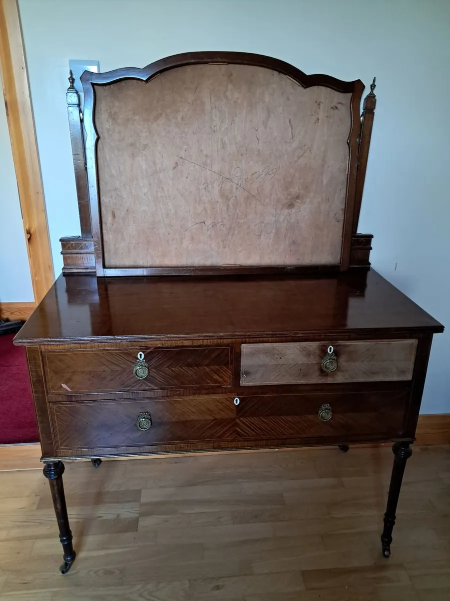 Dresser - Image 2