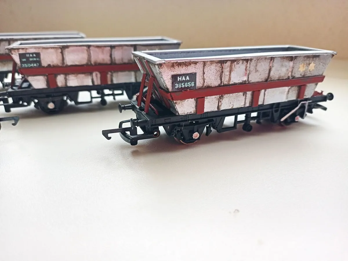 MODEL  RAILWAY  HAA   HOPPER   WAGONS - Image 1