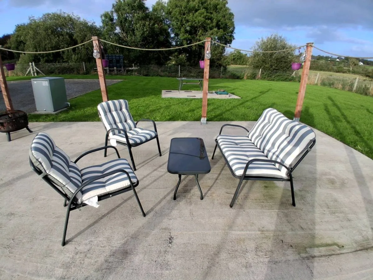 Garden furniture - Image 1