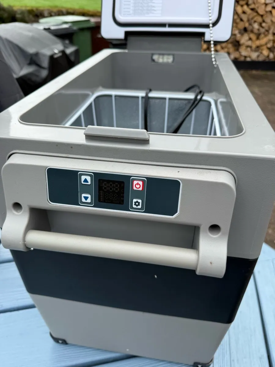 Fridge freezer - Image 4