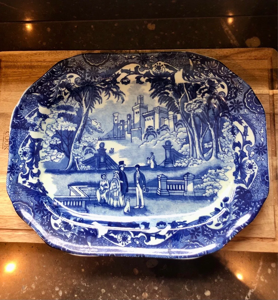 Blue and white table wear - Image 3