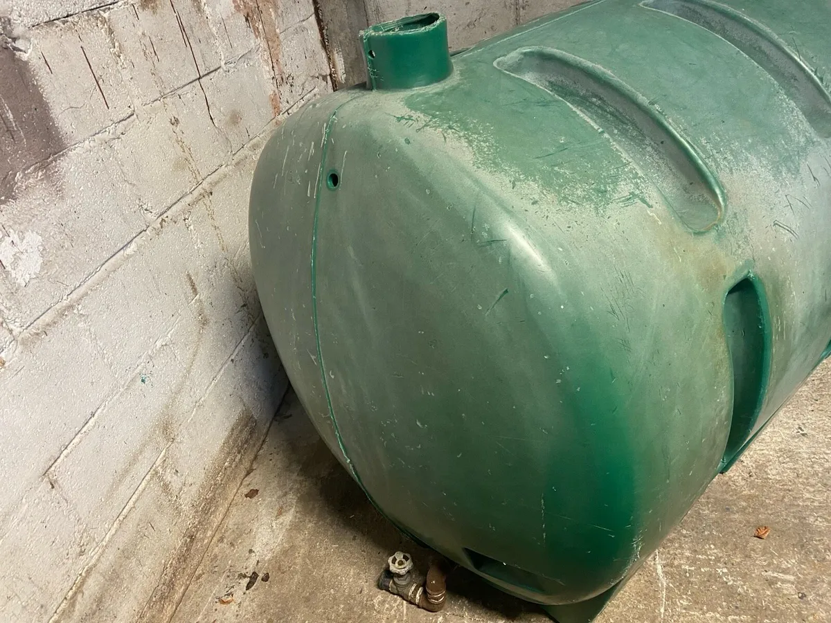 Oil tank - Image 2