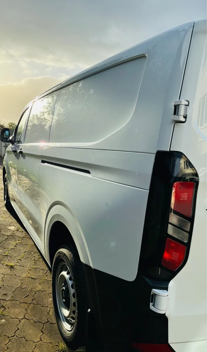 2024 Ford Transit Custom 300 Leader LWB 110PS - Image 4