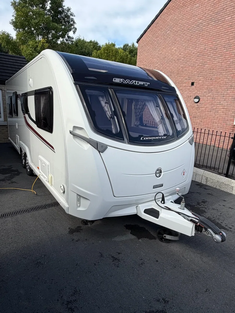 Swift conqueror 650 island bed caravan - Image 1
