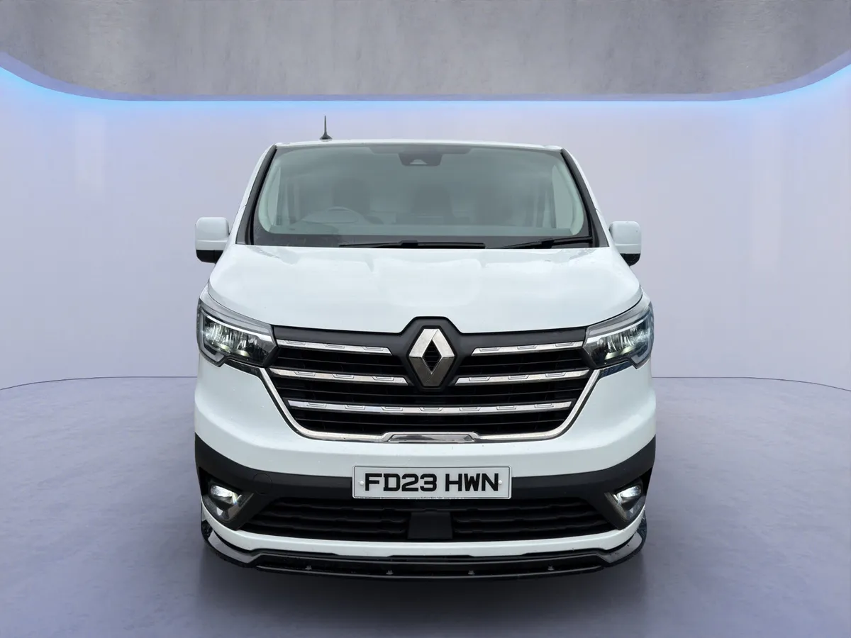 2023 Renault Trafic Extra Sport - Image 2